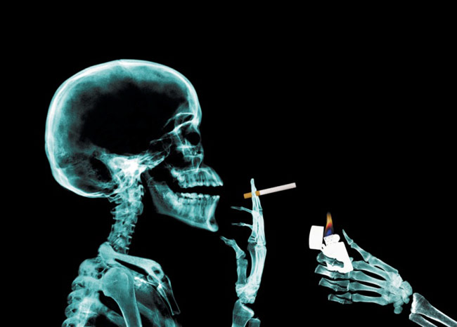 funny-skeleton-girl-smoking.jpg